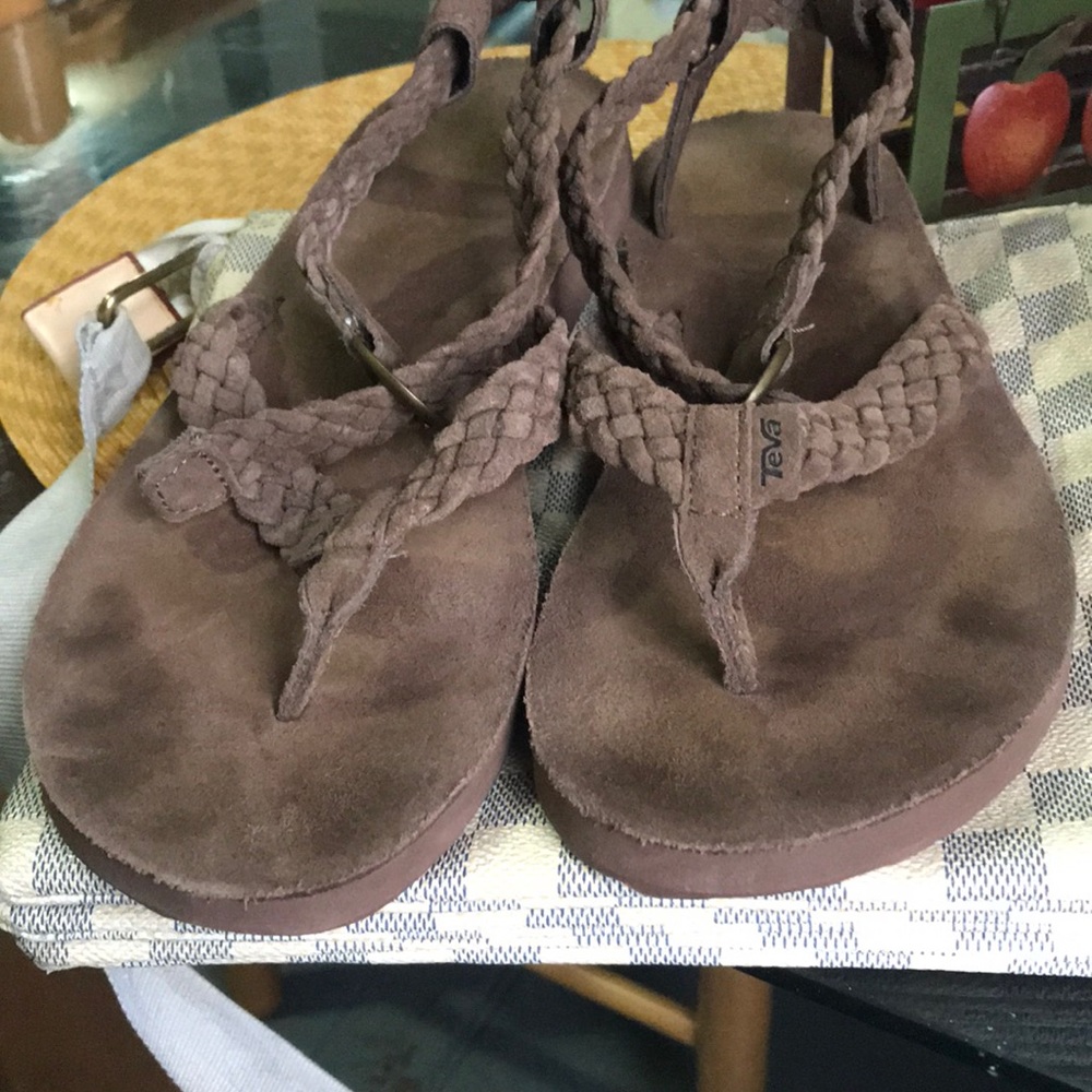 Teva - Picture 2 of 5